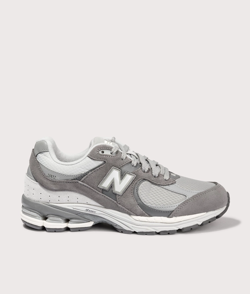 New Balance Mens 2002R Sneakers